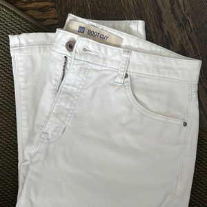 Gap vintage boot/straight cut white jean, size 6
